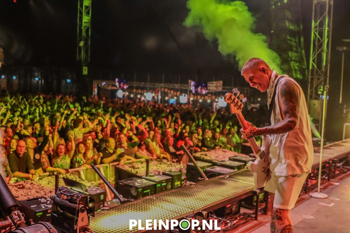 THE DIRTY DADDIES     (22)